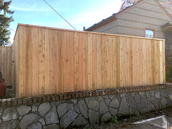 privacy fence 6 foot with top rail 2